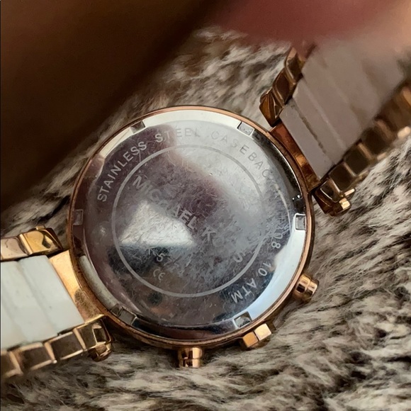 Michael kors watch mint condition - Picture 2 of 2